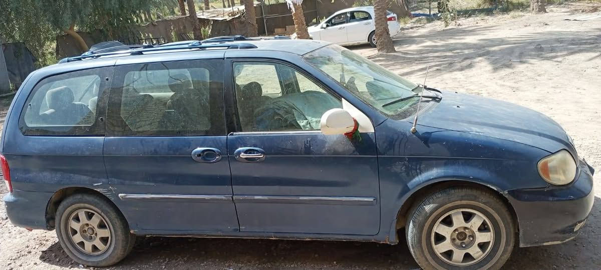 السلام عليكم رجاء انتبه على منشور عندي سياره سيدان 202 مكينه بيه مفتر ابراص كير وحداديه وتخم تيرخير من الله اي ستفسار عل رقم ***********  السعر 70 وبيه مجال
