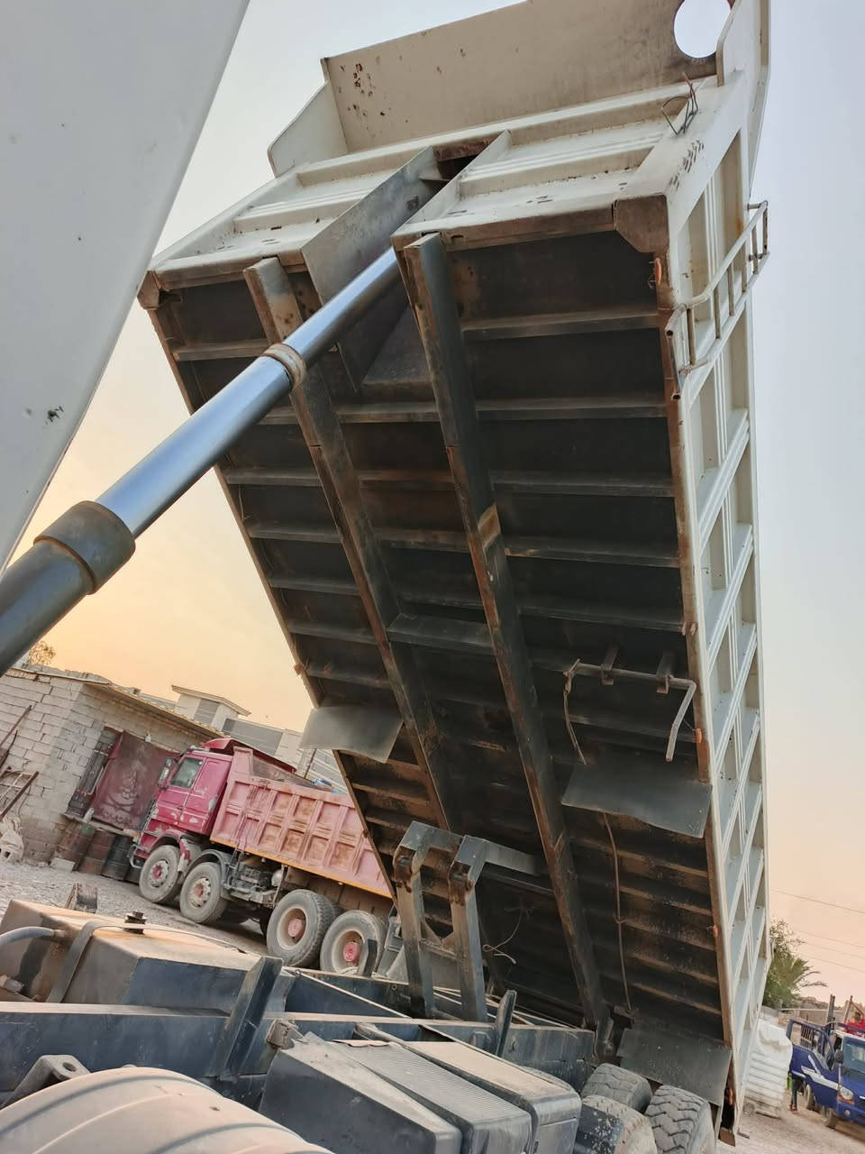 السلام عليكم سكانيا عكرب للبيع مكفول كفالة عامة شاصي مدة وحدة قمارة بدي لاصبغ لامعجون بلاد مجموعة بومة وردة كير 5/5 مكينة 12/50 رقم انكليزي تحويل ثاني يوم سيارة نقص برغي مابية جاهزة ومكفولة خير من يم الله مكاني النهروان رقمي ***********
