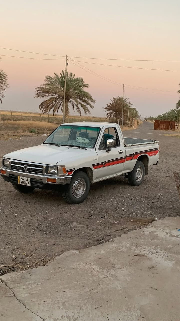 سلام عليكم الحلال البيع بيكم 1990تك  رقم مميز صلاح الدين نكليزي  محرك كير بصندوك مصبوغه جماليه شرط بدون اي حادث او طخه 
شاصي اكسل بشرط  رقم ***********
