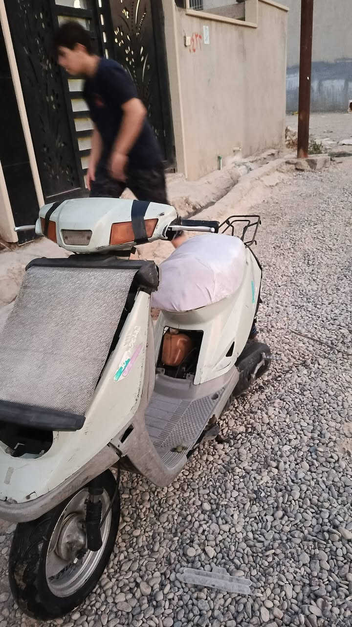 دراجه بزون للبيع شرط شركه مامبدل بيه برغي مكينه قويه شرط هندر واحد تشتغل للبيع السعر 200 الموصل جانب الايسر حي النهضه وتساب ***********
