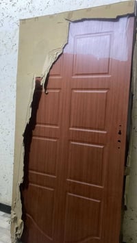 باب خشب • جديد • بالكارتون