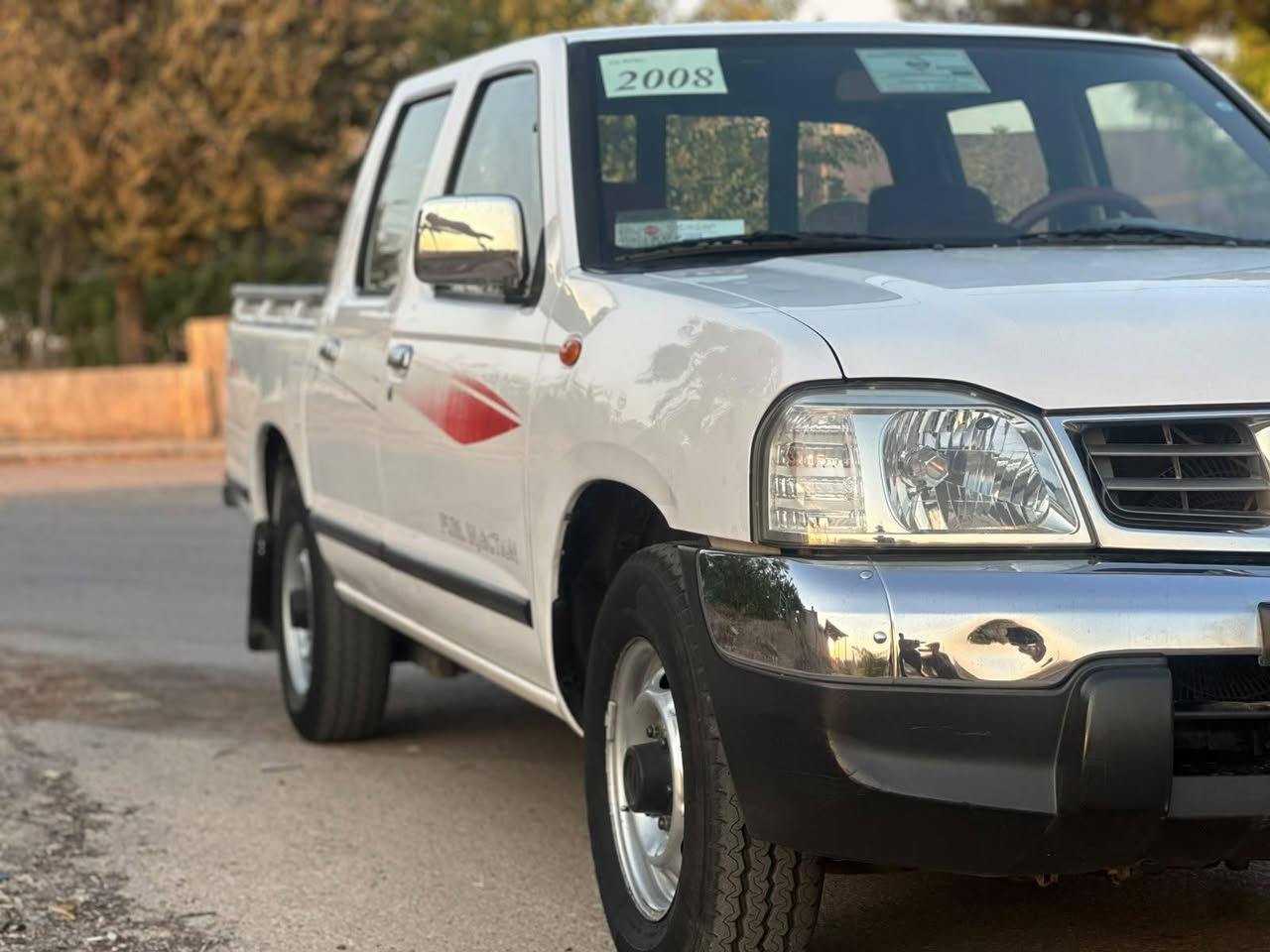 نیسان ٢٠٠٨
یابانی
٤ جام کارەبا
دەبڵ گێچ
سلێمانیی تەحویل خرامە بەشەرت 
مەکینە گێڕ اکسل بەشەرت نەکراوەتەوە 
٢٤٠٫٠٠٠ ڕۆشتووە
٤ تایەی تازە
عەربەت
*********** شربازهير, السليمانية

