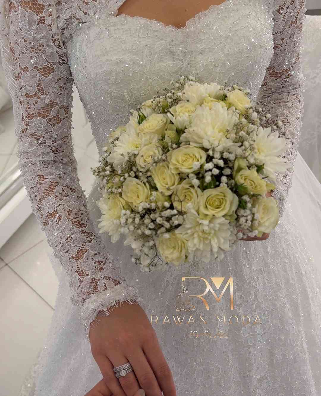 هنا كل ماتحلمين به 🧚🏻
ولكن بطريقه مختلفه💁🏻‍♀️

‎لێره‌ خه‌ونه‌كانت به‌ دیبێنه🧚🏻
‎به‌لام به‌ شێوه‌یه‌كی جیاواز 💁🏻‍♀️

‎عنوان : كركوك - شارع المحافظة - قرب فندق صنوبر

***********☎️
***********☎️

#explore #reels #followforfollowback #follow #photo karkuk slemani model bride bridal bridalmakeup salon makeupartist photography instagood instagram wedding weloveshopping drees shoping post reels

نص مكتوب في الصور:
- RAWAN MODA روان مودا
- RAWAN MODA
- روان مودا
- روان مـودا