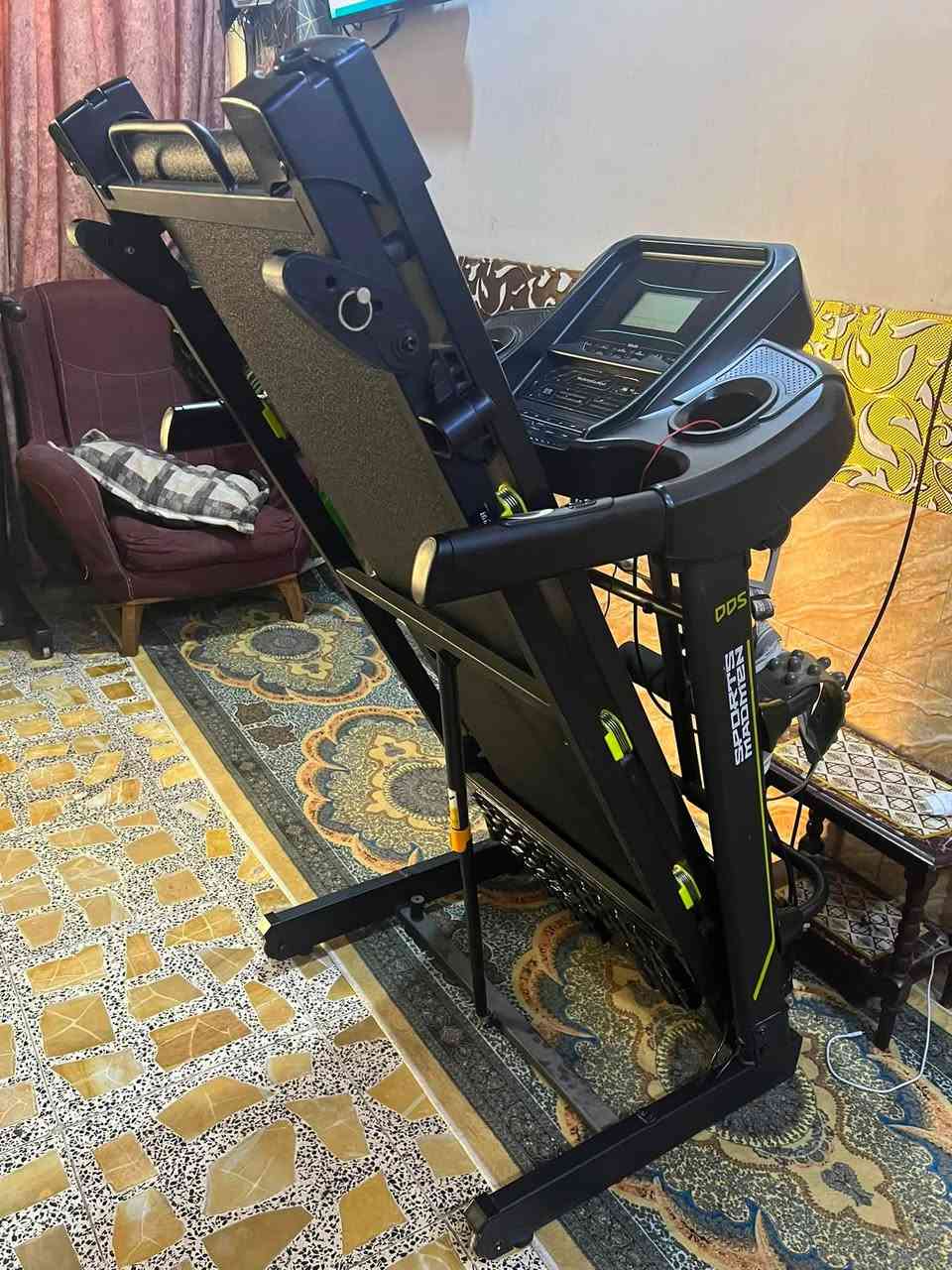 جهاز جري بعده جديد جدا نظيف سرعه عاليه16.0 وزن عالي 140 كيلو يحمل وبي رجاج بطن وكامل مواصفات للبيع 280 الف بغداد يوجد توصيل محافظات ***********
