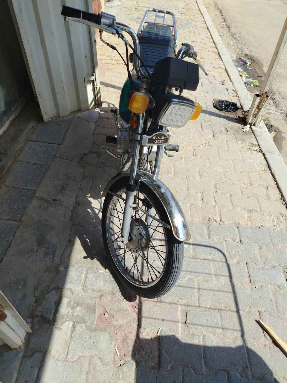 السلام عليكم حبايب دراجه ربعه كير 20020اوراق اصولي تترقم الدراجه مكينه جديده مامفتوحه دراجه كله شغال ماعيزه كم شغله بصيطه السعر ٦٠٠وبيه ماجال ***********
