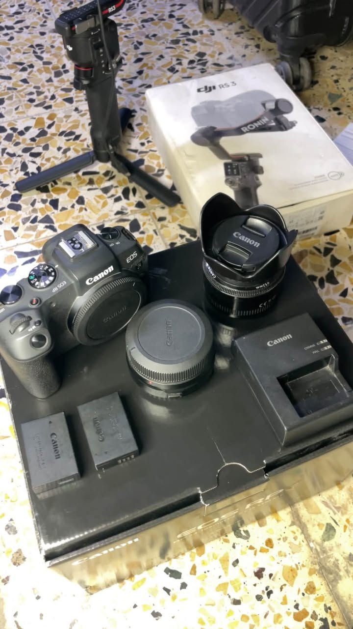 Camera canon rp
للبيع فقط البدي ومستعجل عليها 
نضافتها كدامكم وبالحقيقة انضف
ملحقاتها  عدد بطاريات 3 وشاحنة 
سعر 1350 وبيها مجال للشراي وماقصر وياه 
للاستفسار مراسلة الصفحة او ***********
