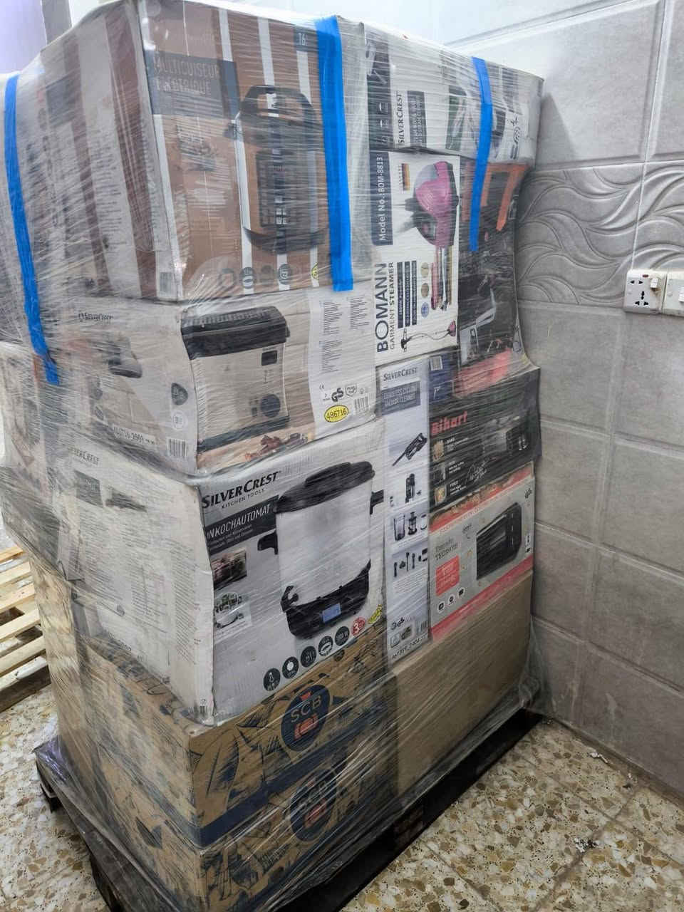 بضاعه امازون • طن خشن • ٤ كراتين مكياج
