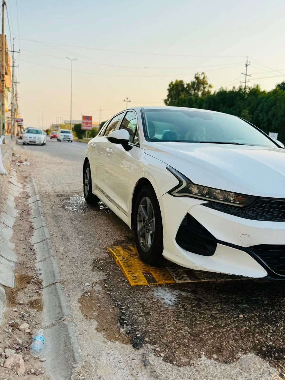 السلام عليك 2021k5   أربيل وارد أمريكي السياره جديده بدون ارباك بدون دواخل والسونار مرفق مع الصور مكينه جديده حاويه شرط وصل الضمان كير حداديه تبريد كفاله كامل مواصفات مكينه  ١٦٠٠ تيربو 
 
رادار  + حساس
بصمه 
قياده ذاتيه 
كشتات جلد  باقي المواصفات غير مذكوره 
للسفسار  الاتصال على الرقم 

145وبيها مجال 

***********
