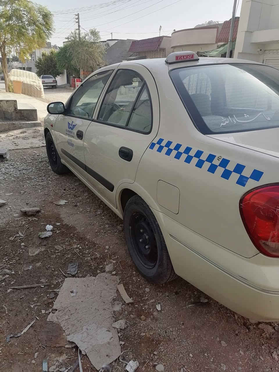 بەناوی خوای گەوره میهرەبان سەنی 2009 کێڕ عادی کراوە بەتۆماتیک بۆیاخ یەک پارجە بان سندوقەکەی بۆیاخە قرچێکی دواوەوەی هەیە بەس زۆرنیە سەنەوی تەوا بووە ساڵ ونیوکەلاخۆمە مەسرەفی تیاداکراوە گیڕومەگینەوتەبریتو بەزەمان  ***********  ڤایبەر لەسەرە داناوە
