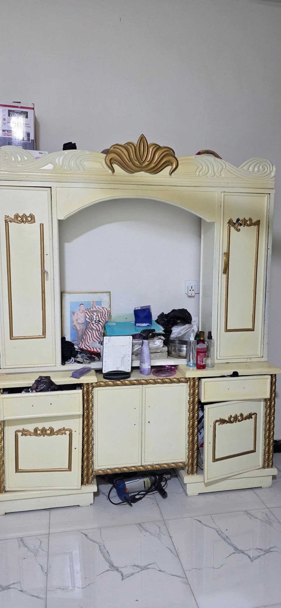 سلام عليكم غرفه نجاره متروكه يرادلهه ترتيب تعال وشوف خشاب نضيفه 100/100مكان مجمع الرواد ***********
