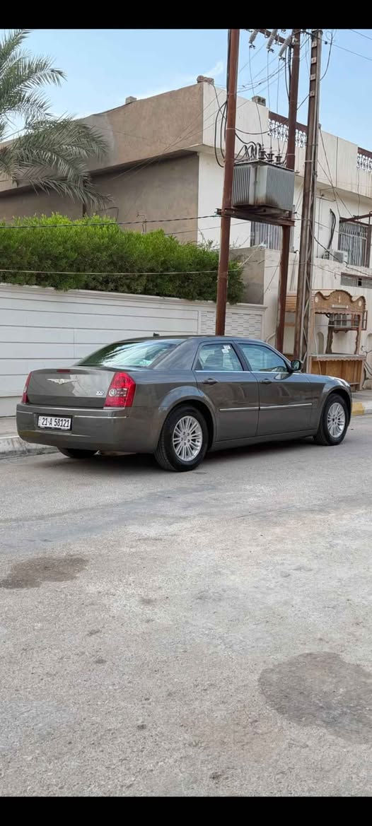 السلام عليكم 
اوباما موديل 2008 وارد السيارة نظيفة بيها صبغ فقط جملوغ جهت السياق السعر 125 وبيها مجال رقم السيارة اسليمانية وبأسمي واي استفسار هذا رقمي *********** المقدادية, ديالى
