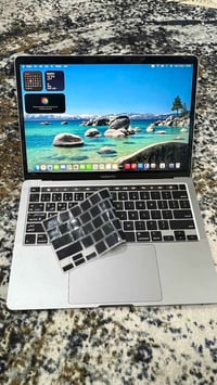 MacBook Pro 2022 13.3” M2   Ram 8 | SSD 250   Battery 100 | Cycle 49  ...