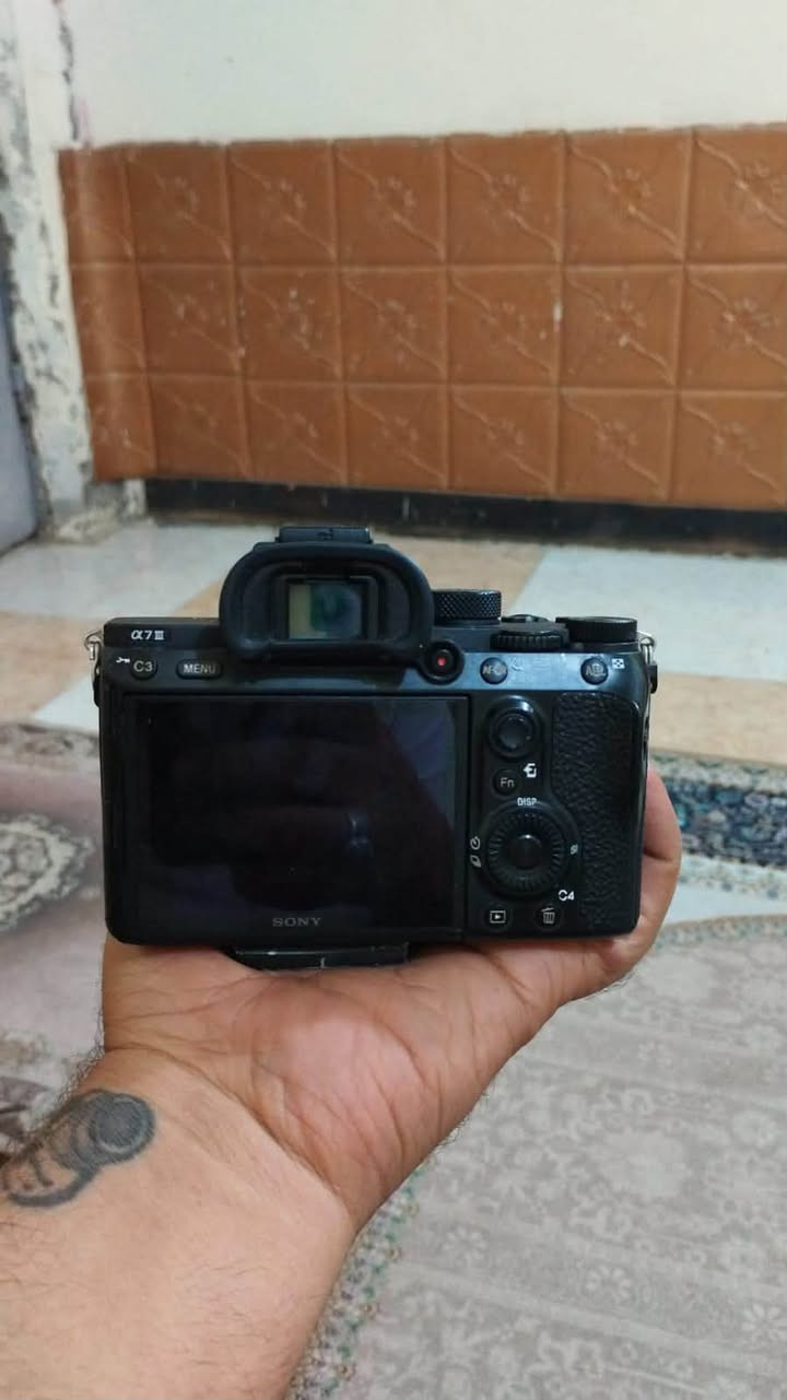 Sony A7 III • فول فريم • شتر 30k