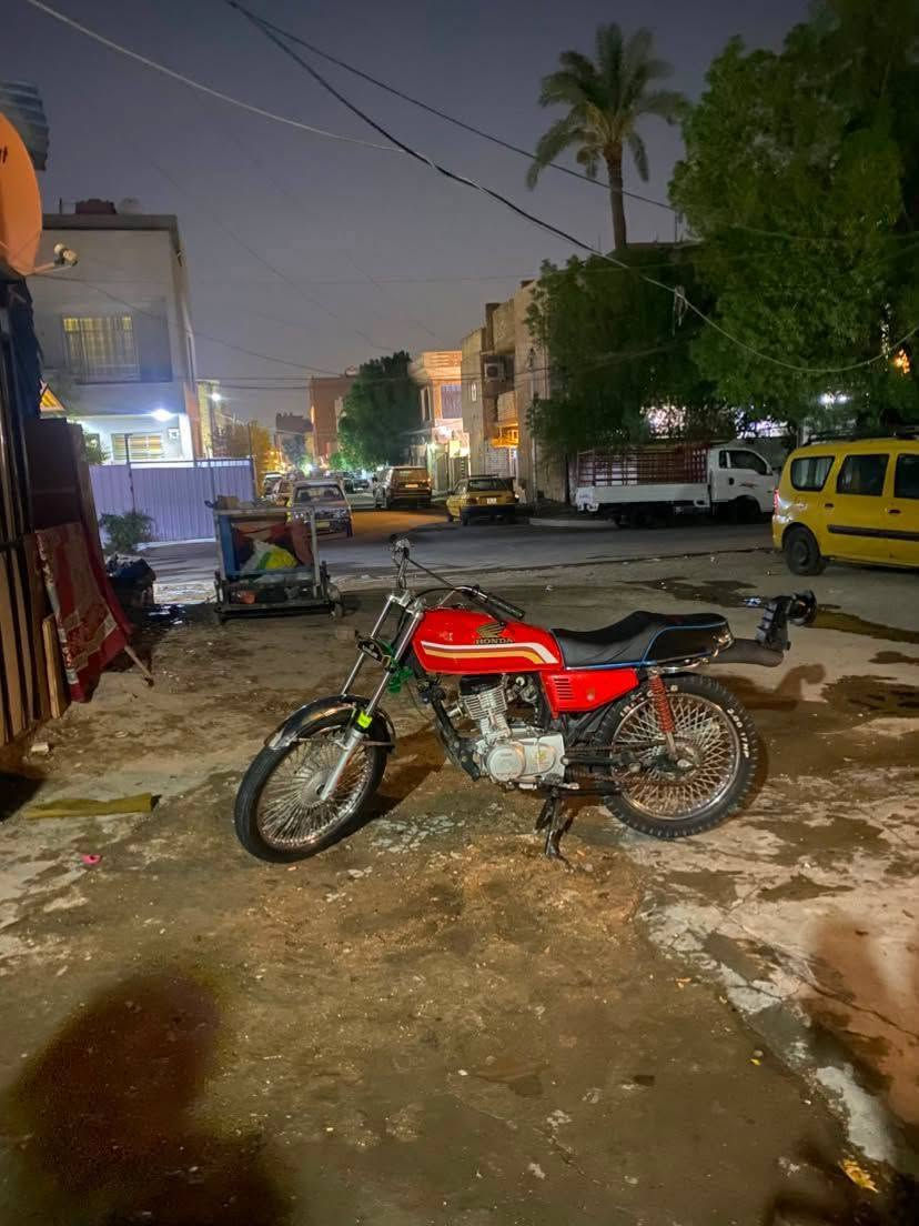 سلام عليكم دراجة ايراني حربي أربعة كير مكينة تايكر دراجة خير من الله بيهة عقل رياضي تجي تشغل و تروح سعرها 400 و بيها مجال مكاني بغداد شارع فلسطين و رقم ⬅️ *********** متواجد
