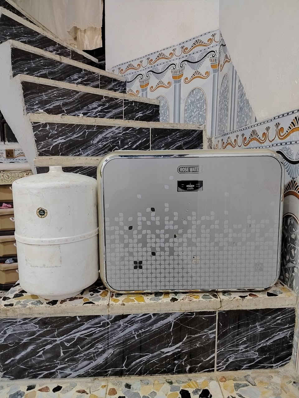فلتر ماء جديد السعر 45.  ***********.    ***********
