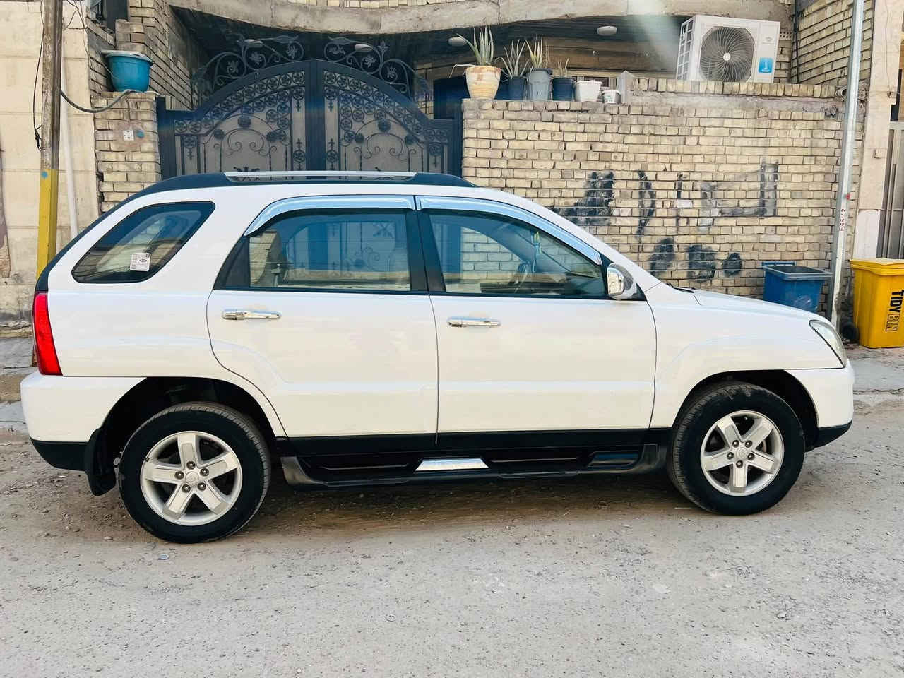 سبورتج2009خليجي مكفولة من الصبغ لون ابيض فتحة سقف داخل بيجي رقم بغداد دولي السونار مرفق بلصور  السعر115 
***********
