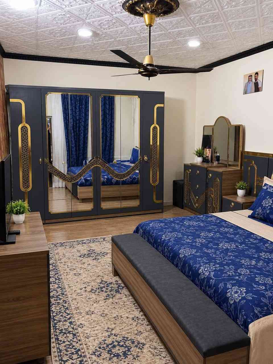 بيت للبيع المساحه ١٤٤ مدينه الصدر قطاع ٢٦ اول فرع بالقطاع و اول بيت بالفرع مقابل قطاع ٧٨ البيت طابقين
الطابق الأول استقبال وصاله ومطبخ وغرفتين وصحيات خارجي وداخلي 
الطابق الثاني غرفتين وصحيات وغرفه ثالثه فوك الاستقبال سندويش
البيت عكاده عالي عن الشارع السعر ١٩٠ وبي مجال بسيط للتواصل ***********
ملاحظه البيت مفرغ من الغراض بالذكاء
