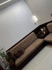 تخم صاج • ٦مقاعد • نضيف