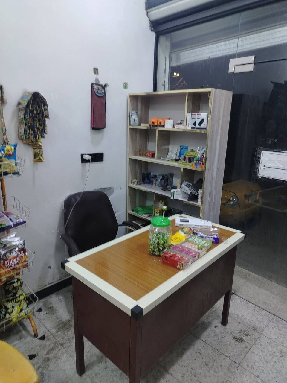 سلام عليكم أسواق لبيع بغداد رستميه وره مرور رقم *********** خابر بيك خير تددل
