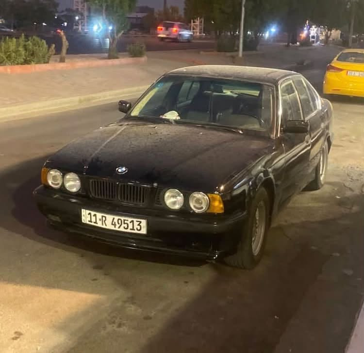 BMW 535 1991
محرك ستة سلندر
مكينة 3500
تبريد شغال 
فتحة سقف
مكينة مفتوح 
گير اوتو
السيارة بأسمي التحويل ثاني يوم وهزتها جديدة
بيها منظومة غاز 60 لتر 
السيارة مصبوغة عام والصبغ جديد وعندي الفيديو قبل لا تنصبغ
الرقم بغداد الجديد
نظامين قيادة سبورت وايكو 
تخم تاير جديد 

السعر 55 وبيها مجال

مكاني ديالى رقمي
***********
