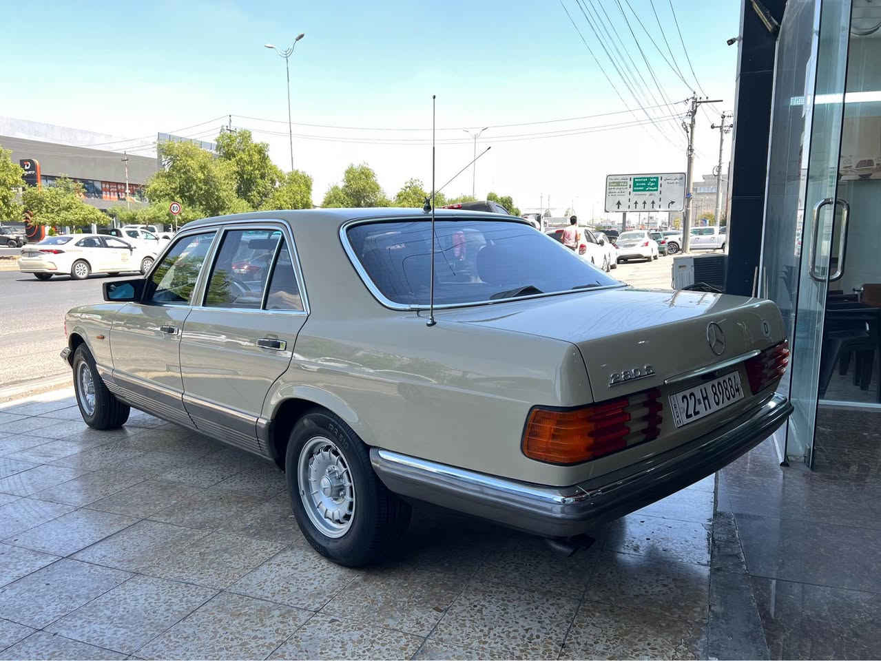 Mercedes Benz 280S 1983

موديل 1983 الماني دخول جديد

بنزين محرك گير بيلاد برغي مامفتوح 
داخل و خارج سيارة بيلاد على وضع الشركه

رقم اربيل 

مكان سيارة اربيل معرض هاشم للسيارات 

***********
*********** أربيل, العراق

