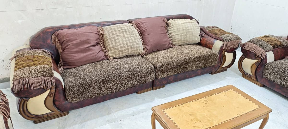 التخم الجوزي 4 قطع للبيع ب 250 و بي مجال 

التخم الاحمر 6 قطع ب 200 و بي مجال شوية 

المكان حي العسكري شارع المكاتب 

***********
