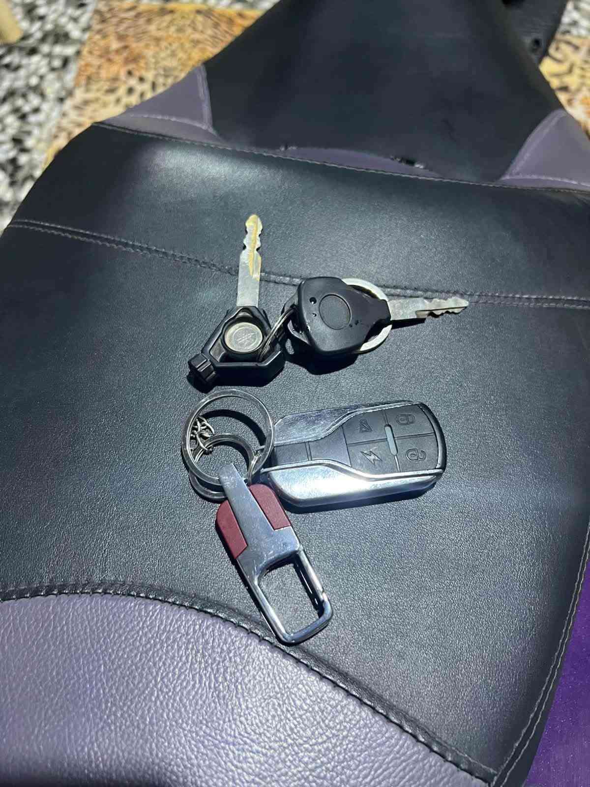 ً.       يا الله
سلام عليكم 
جامبو RSZ  للبيع موديل 2026 كوري 
فول مواصفات بصمه تشغيل عن بعد لون بنفسجي مميز الدراجه كفاله عامه استخدام شهرين على وضع الشركه اختها بلوكيل ب مليون و600 
الدراجه بيها تزويد يدات رياضي عطاس شوته رياضي كلجات رياضي شلعه معدل فول مكينه ناعمه خرسه بصمات 2 سويجات 2 

السعر  ً.. 675 
مجال بسيط 

مكاني بابل شارع 60 

***********
