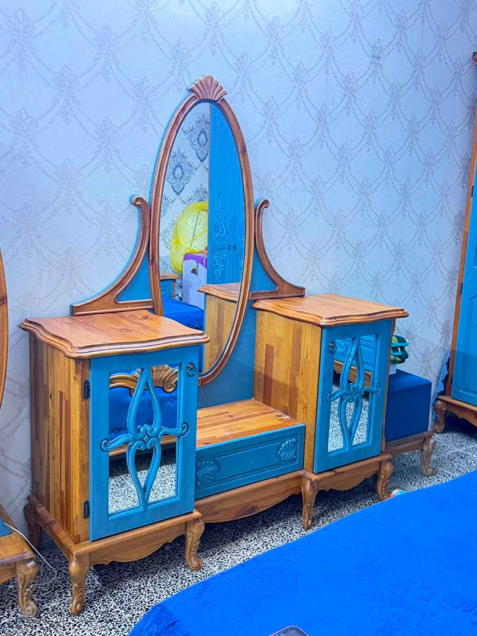 سلام عليكم غرفه تركيه زان سعر مليونين و بيه مجال للشراي استعمال قليل  مكان بغداد حي اور ***********
