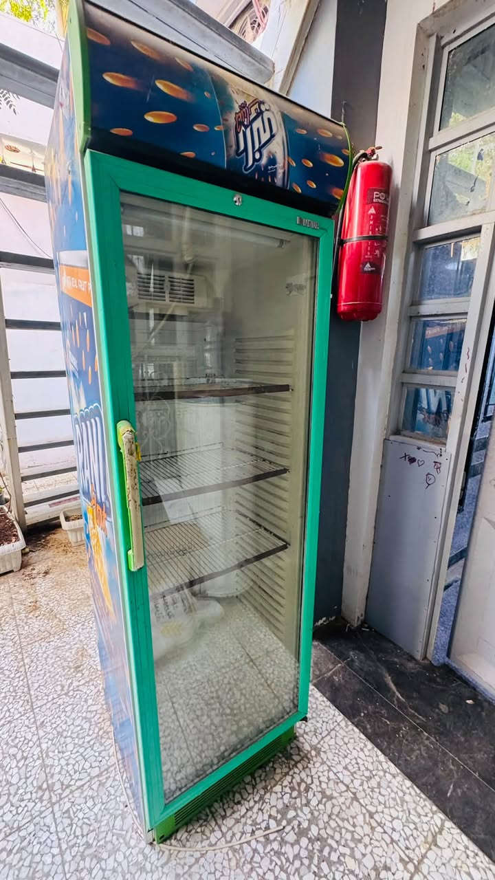ثلاجة للبيع كريازي ثلج ب200
وثلاجة اسواق ب225

***********
