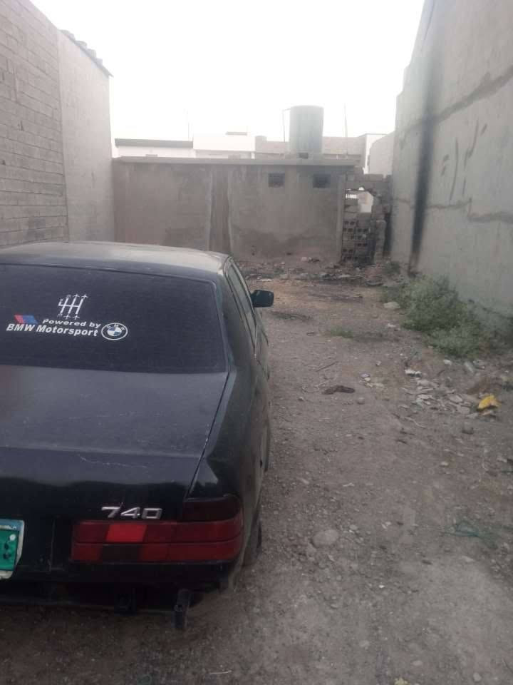 سلاوتان ليبي ئم بئيمه ته نهابوفروشتن كورينه وه ناكه م 740V8كيرومه كينه به شرت موديل94قه بات مواسافاته ئارمو واجيه يه به شرتي ئوليات ئارم ده هوكه جه مه كي بجوكي بيشي هه يه به س لاي سكني كرديه سياره كه بني شله ده بي بوخوت جاي كه ي سعري23مامه ليكي كه م له هه وليرم *********** أربيل, العراق
