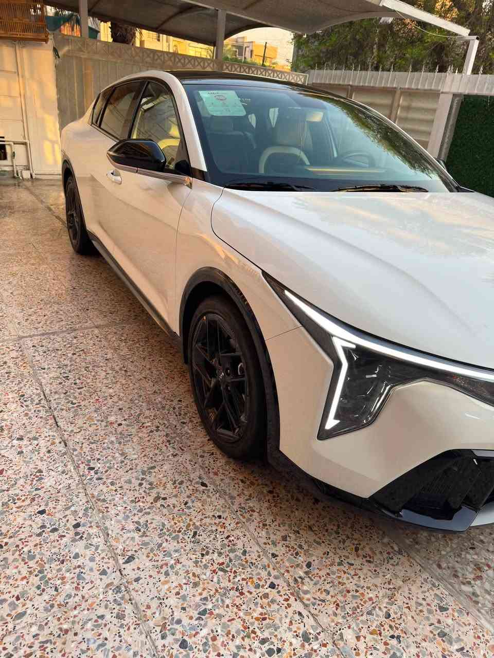 السلام عليكم كيا K4 2025 جي تي لاين ضمان المجموعة الدولية العراقية خليجي ماشية( 2400 ) محرك 2000 دوش كير AT سيارة فول مواصفات مدوشمة ارضية مكفولة كفالة عامة بصمة بانوراما  حساس امامي خلفي نفكيشن شاشة كاميرا دوارة وضعيات قيادة شاحن لاسلكي كروس سرعة كشنات جلد مري شفط 7 عدسات ولد خلفي قطعتين تبريد اوتو هولد السيارة الويل الجبير وداير السيارة كلة بيانو بلاك لماع السعر( 215)وبيهة مجال بسيط مكان السيارة بغداد شارع فلسطين للاستفسار الاتصال ***********
