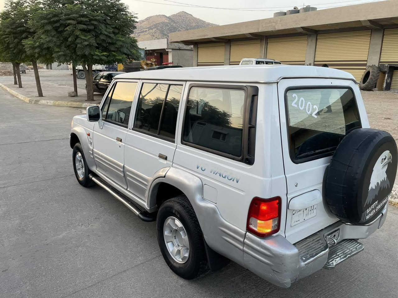 گالوبەر 2002 V6 مەکینە 3000بیلاد. تەبریدوگێڕو مەکینەو ئەکسل و هەموشتێکی بەشەرت توندوتۆڵی و کارەبای هەموی بەشەرت  بێ دەعم وبێ لێدراو بێ بۆیاغ بەس بستیک ونیو بۆیاغی هەیە ماشاءاللە زۆر پاک ماوەتەوەتنجیل و گەرمی فڵچەو گێچەکانی کامل مەزبوتە .ئاڕمی انساخ هەولێری لەگەڵە من بەشەرت کێشەی مەدەنی ئەیفرۆشم گۆڕینەوە ناکەم شوین دەوروبەری ڕانیە *********** فایبەر واتساب  24گەڵا مجالێکی کەم رانية, السليمانية

نص مكتوب في الصور:
- 2002