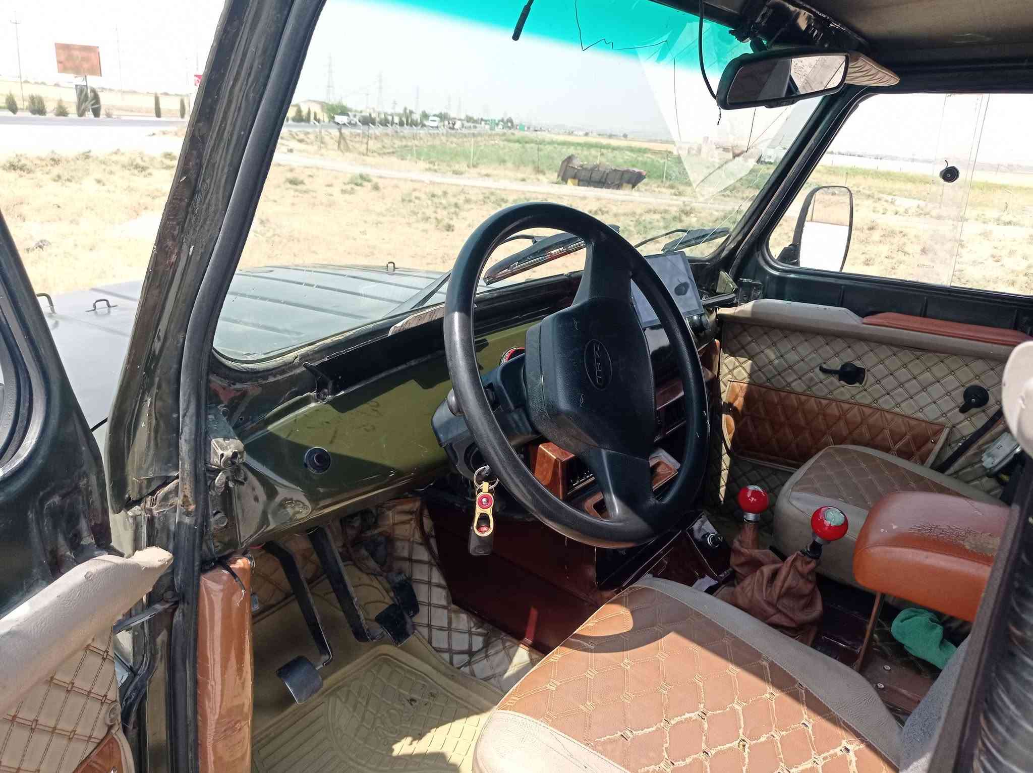 بەناوی خوای گەورە
لەسەر ئیزنی ئەدمینی بەڕێز 
جێب واز مۆدیل 2004
گێڕ عادی دەبل ئەکسل 
گێڕ و مەکینەی ئۆنجی تازەکان 
پێش و دوای دیسکە ، پاوەرە ، تەبریدە ، شاشە ئایپادە
کارتی سەندیکای کەلاری هەیە ، مەعامەلاتی کۆدی ئاسایشم بۆ کردوە 
بەشەرتی گێڕ ومەکینە و ئەکسل و دەبڵ ئەکسل 
لە شارەزوورم  لە هەڵەبجەی تازە 
داوای 54 گەڵا و مەعامەلەی لێدەکەم 
***********
***********
