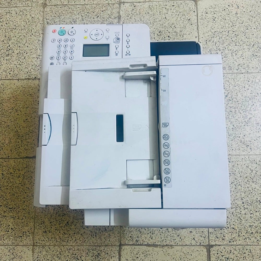 السلام عليكم 
طابعة كانونi-SENSYS MF8450    canon
طابعة ليزرية باودر نظيفة كلش وما مستخدمها متروكة من زمان تحتاج فقط ميكانيك بسيط وحبر قليل
اقتصادية جدًا ونظيفة حيل حيل
وين موقعك بالعراق حتى المشتري يعرف يجي يستلمها أو يشحنها؟: 
كركوك وتوصيل موجود
شلون حالتها بالشغل هسه: تطبع/تنسخ/تسكن طبيعي لو فعلاً تحتاج تصليح ميكانيك قبل الاستخدام؟: 
لا تحتاج ميكانيك بسيط
الحبر/الباودر شكد بيها حالياً؟ وياها التونر الأصلي لو تحتاج تبديل قريب؟: 
قليل
وياها كل الملحقات لو بس الجهاز؟ يعني سلك الكهرباء، USB، والدرج/الملحقات كاملة لو أكو شي ناقص؟: 
سلك الكهرباء