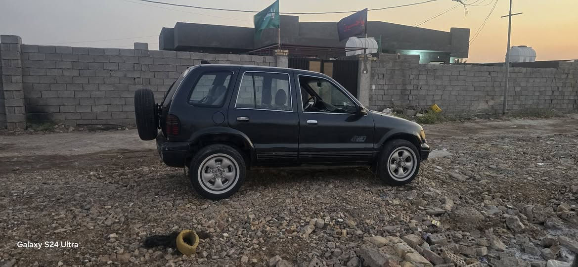 للبيع سبورتج مديل 1997
بيه مكينه ونجي 
مكان السيارة بالكوت
سعر مناسب 
للاستفسار اتصال على الرقم 
***********
