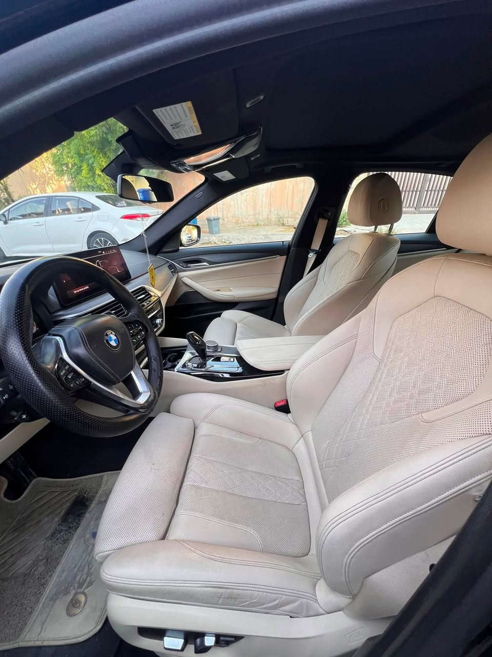 BMW 530i 2022
BMW 530i 2022 
: ٥٣ الف کم
سبخ: بس ٢ قطعە صغير پدر’ە
داخل كريمي بلادي 
سعر : ٣٥٠ وەرەقە 
رقم: ***********
