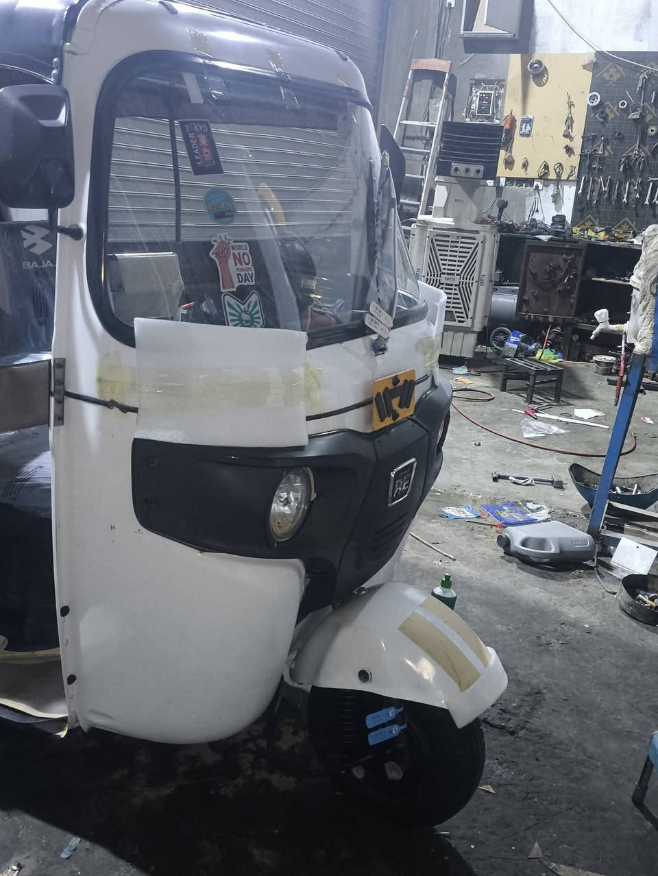 تكتك باجاج مدل 21شهر 12دخوليته بل 22
سنويه مكتوبه 21 مكنه او كشر او قفص جادر التكتك كله 22
ناصريه سوق الشيوخ التكتك بل واقع احله من الصوره 
***********
