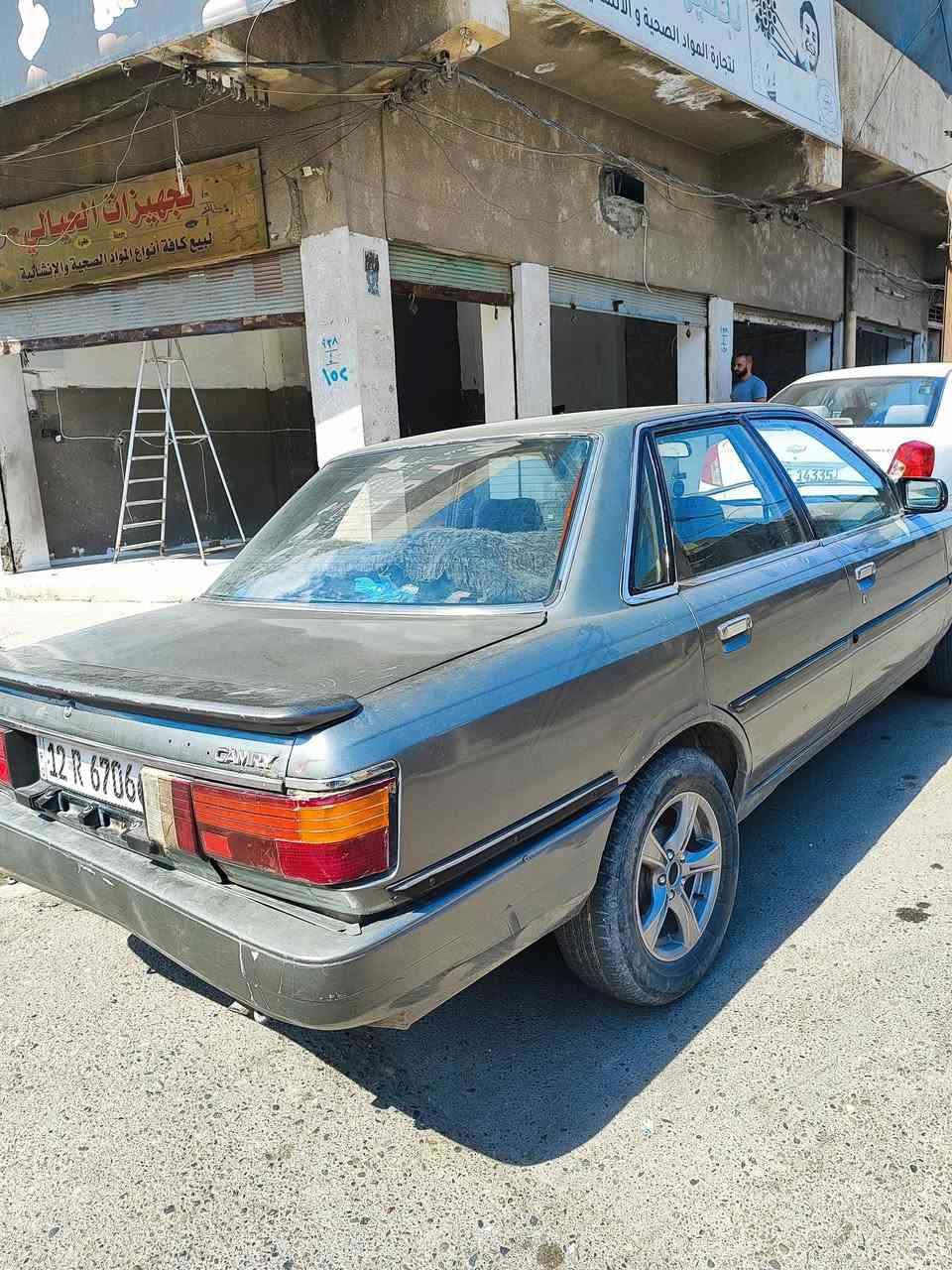 تويوتا كامري 91 للبيع سيارة جاهزة رقم انكليزي بأسمي سنوية عظم جديدة لل2031 سيارة يعوزها ترتيبات محرك بي اثر  رخاوه شرط ترايك وين ما تريد كابون بنزين ماستر السعر 30 بيها مجال بسيط للاستفسار اتصل على الرقم *********** او عالخاص
