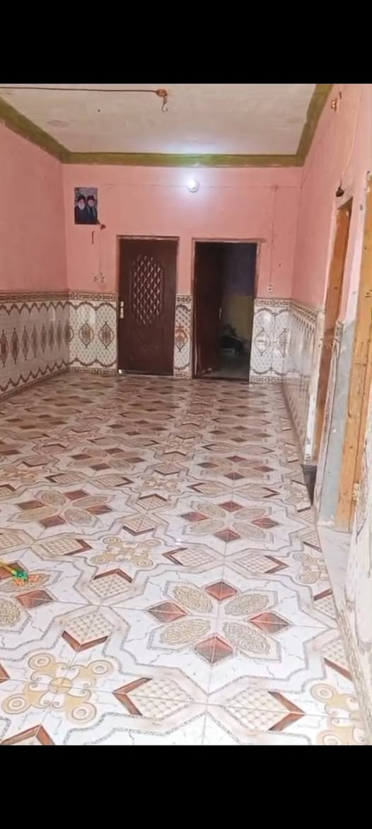اخوان بيت للبيع بل زراعي خلف الحسينيات عمود 462 قريه سيد داخل يتكون من 5 غرف نوم + مطبخ +صاله + استقبال و حوشين كامل ماء و وطني و مولد موقع حلو
سعر 38 و بيه مجال
***********
اخوان بيت للبيع بل زراعي خلف الحسينيات عمود 462 قريه سيد داخل يتكون من 5 غرف نوم + مطبخ +صاله + استقبال و حوشين كامل ماء و وطني و مولد موقع حلو
