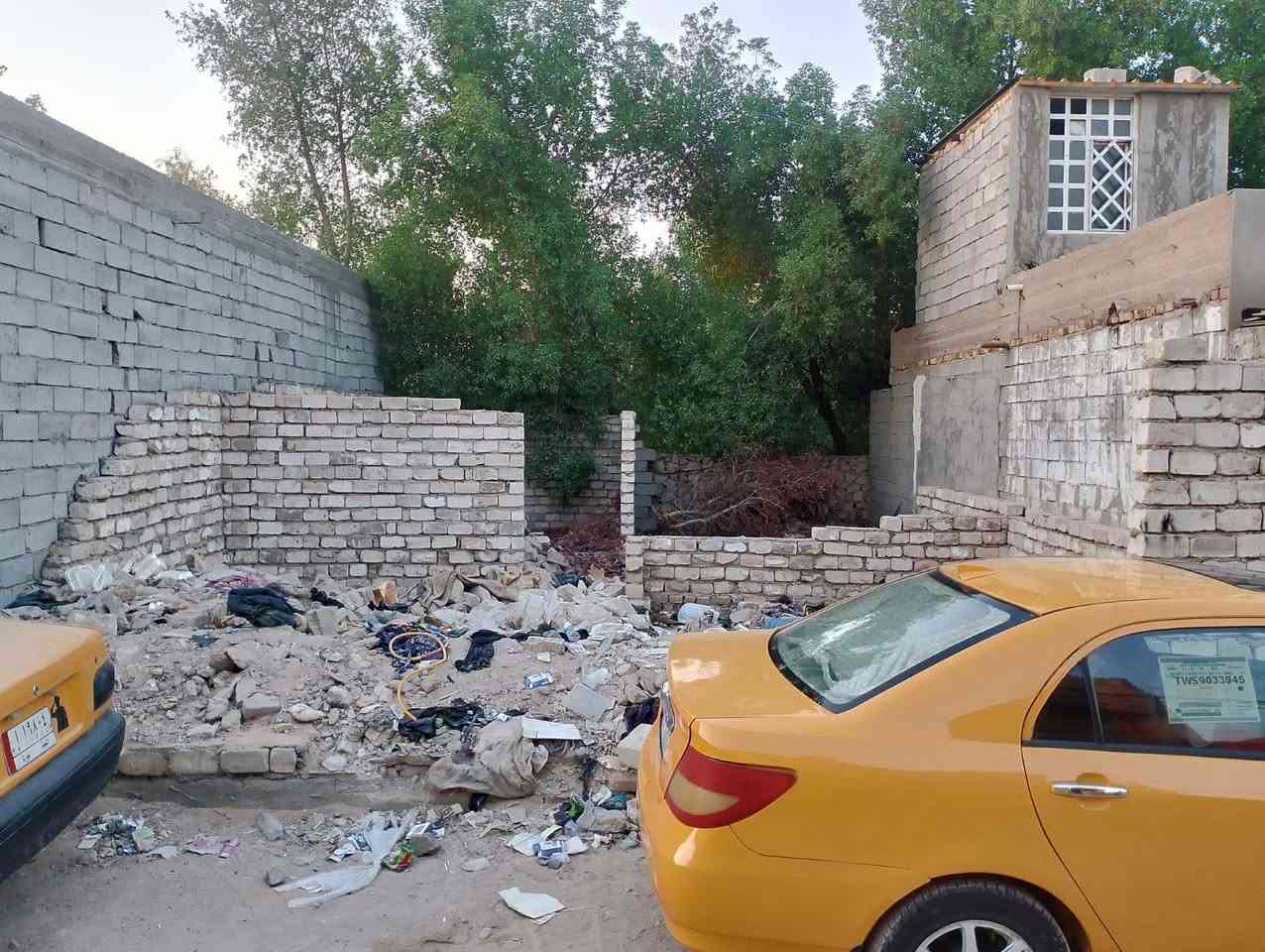 عرصه هيكل/بيع او مراوس بسياره / مكان حي الحسن شارع الرادار وره مجمعات سكر
⬛المساحه 100 م مربع 
⬛مكان حلو وشارع عريض 
⬛بناء غرفتين وصاله ومطبخ وتخاريج 
⬛قريبه ع الشارع 
⬛قرار 25 بيها قرار محكمه 
⬛بيع او مراوس بسياره 
رقم /‏‪***********‬‏ استفسار واتساب
