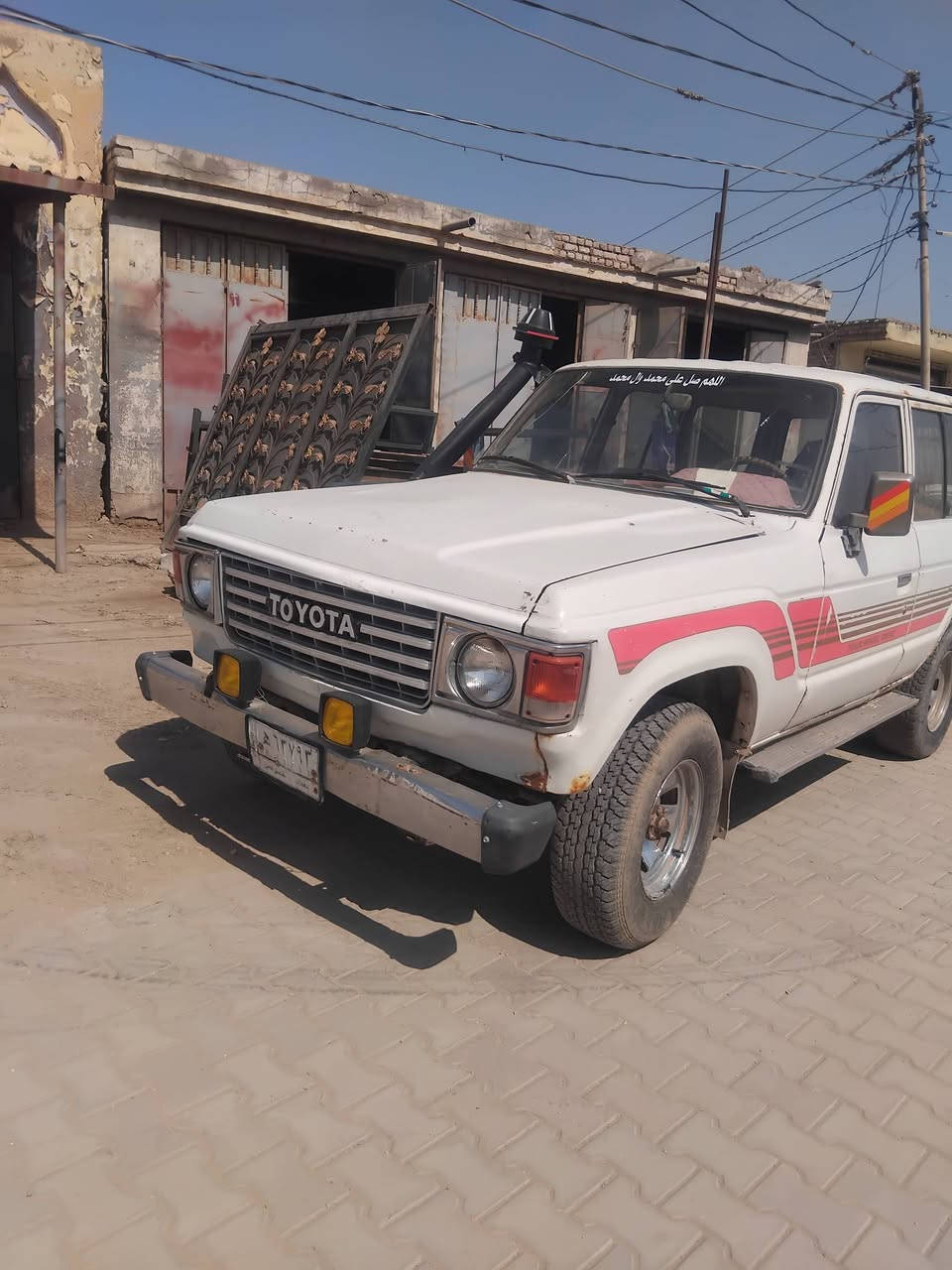 سيارة لاندكروزر موديل ١٩٨٥ محرك ياباني بطة اوتوماتيك مداور بأي محافظة يعجبك السعر ٣٥ وبيها مجال قليل 
مكانها الحمزة الشرقي 
للاستفسار 
***********
