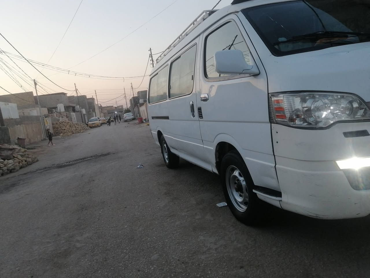 جنبي ناصي للبيع حره  رقم بغداد لماني ابيع حاله حال المصلاويه اتعهد سرقه وعشائرين مصفره هيئه كير ومكينه واكسل كفاله حداديه تايرات جدد غرفتها حلوه *********** السعر ٤٥ وبيه مجال واذا اكو مراوس ببريجو ١٤ او جنبي حره وانطي فرق
