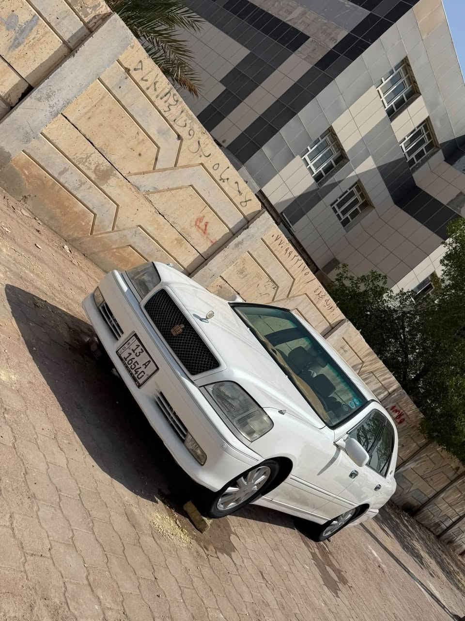 السلام عليكم جنون للبيع 2000 كرستال اصل سياره  أربع دكم فول سياره كفاله عامه من الگص و النقل ومكفوله من العيب الشرعي سياره اجدد من الصوره سياره جاهزه تبريد حداديه جاهزه الأخير السعر 120 وبيها مجال العنوان ميسان العماره التواصل ع الرقم***********. ***********
