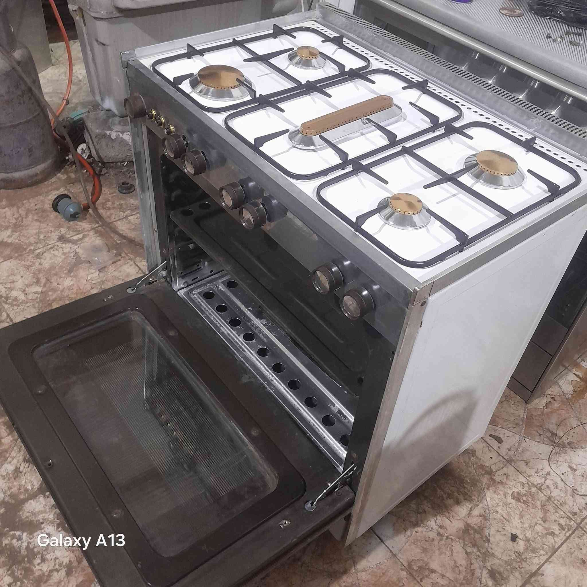 يالله طباخ عشتار ديلوكس كوله شغال وعلى الفحص جدا نظيف ١٤٠ وبي مجال بسيط اذا عندك طباخ تعبان اراوس مع النقل العنوان حي النداء شارع المكاتب وتساب مازنجر موجود ***********

