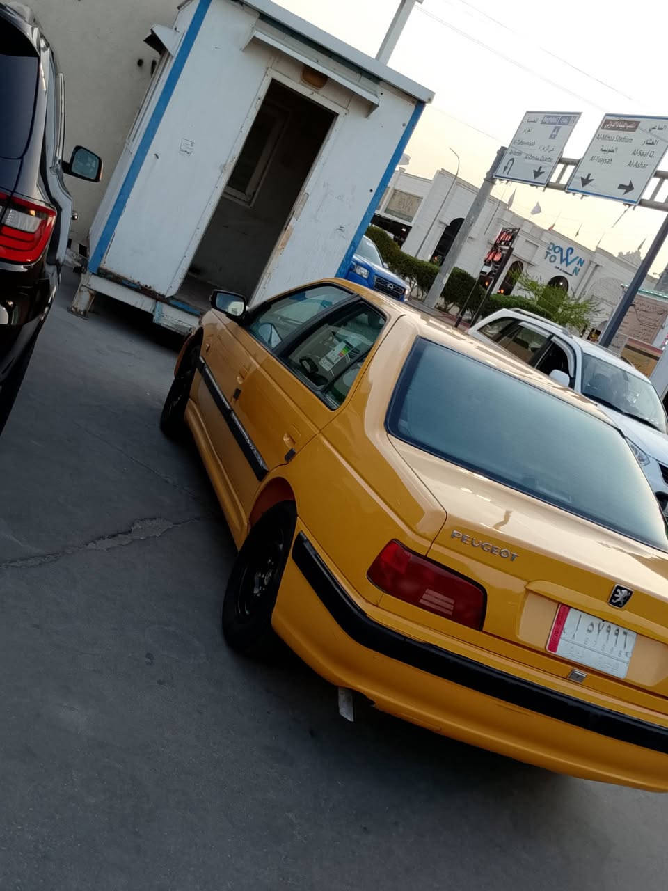 السلام عليكم بيجو بارص 2012 نقصهه بس دكمه مال تبريد مكينه گير كفاله عامه
تخم حداديه تخم تاير جديد كهربائيات كلهه شغاله سياره خير من الله 
المكان تقاطع الطويسه كازينو لبنان
السعر 31وبيهه مجال للشراي ورحمه لوالديكم بس الشراي يخابرني
***********
