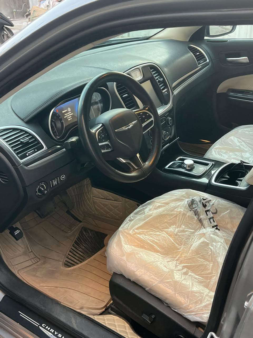 وبامه مديل 17 معلايه عشرين مكينه 3600 توويل السياره بدون حادث السياره فول واحد عله واحد بس كلير من مريكه بس السعر 185 وبيهه مجال ترهم مراوس بكوري السياره بسمنه تحويل مباشر العنوان بغداد الطوبجي الرقم ***********
