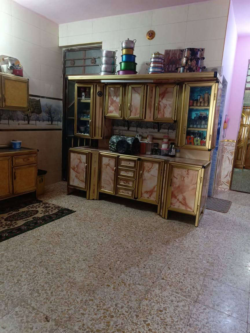 السلام عليكم بيت للبيع 100 متر ماي ومجاري كهرباء والشارع سبيس يم الساده الط *********** العماره الجديده
