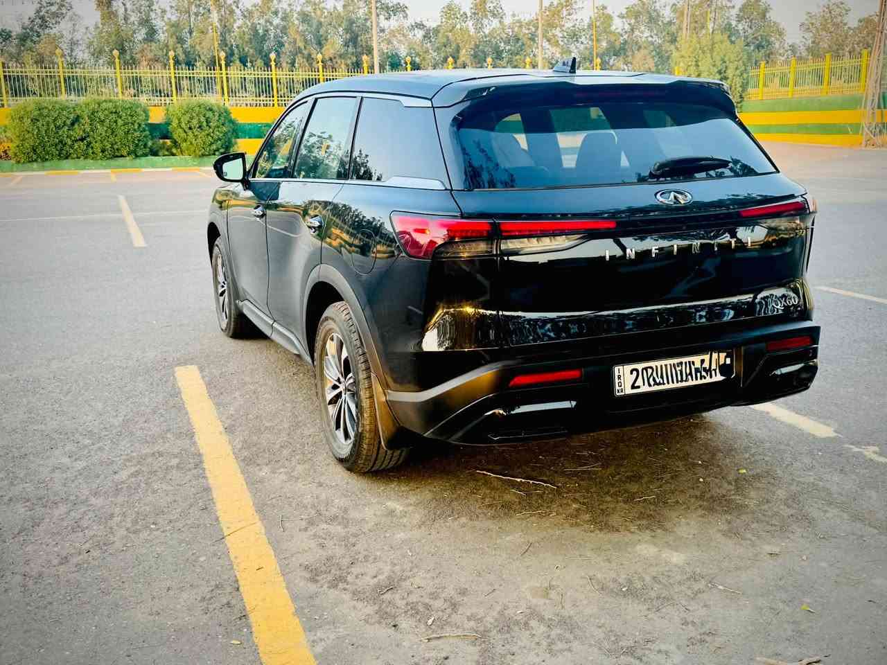 السلام عليكم
الفخامة اليابانية
 انفنتي Qx60  الشكل الجديد 
موديل 2023
اللون اسود ملكي ميتاليك
حادث بسيط بدون اي ضرر داخلي
رقم الشاصي:  5N1DL1ER7PC370341
سيارة نظيفة وجاهزة 
مواصفات عالية 
بانوراما 
بصمة 
رادارات امامية وجانبية وتحديد المسار + نقطة عمياء + هزاز ستيرن
صندوق كهرباء 
7 راكب غرفة واسعة ومريحة
مقاعد جلد + تدفئة + تدفئة مقود 
شاشة كبيرة + Apple carplay + Android Auto 
نظام صوت ممتاز
شاحن لاسلكي
محرك 6 سلندر 3500 قوي و عملي واقتصادي 
ناقل سرعة 9 نمر 
4 وضعيات قيادة 
مرايا شفط
اضاءة لد ذكية 
بصمة صوت للتحدث مع السيارة
ومواصفات كثيرة اخرى 
السيارة ناعمة وعزلها قوي 
السيارة داخلة للعراق شهر 12/2025 واستخدام بالعراق جداً قليل 
رقم اربيل بإسمي
مكان السيارة بابل
السعر  29500$ (295) ورقة
***********
