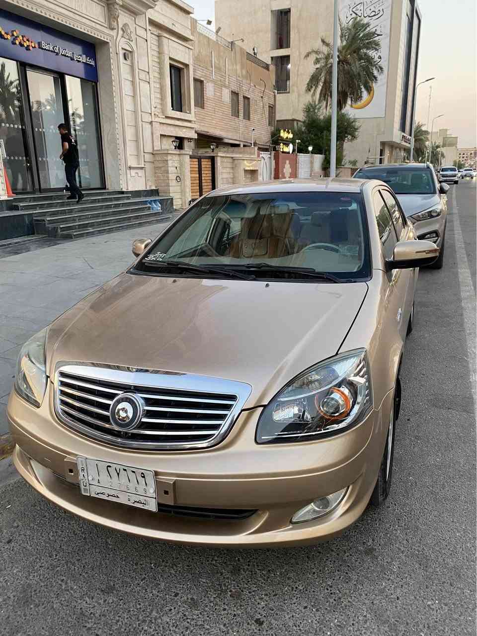 للبيع جيلي مابل ذهبي موديل 2013 السيارة نظيفة وجاهزة فقط الدعامية الامامية مصبوغة وشخوط بسيطة جدأ رقم بصرة وباسمي السعر ٦٨ ورقة وبية مجال للتواصل *********** البصرة, العراق

نص مكتوب في الصور:
- شريككم الموثوق لتطوير أعمالكم