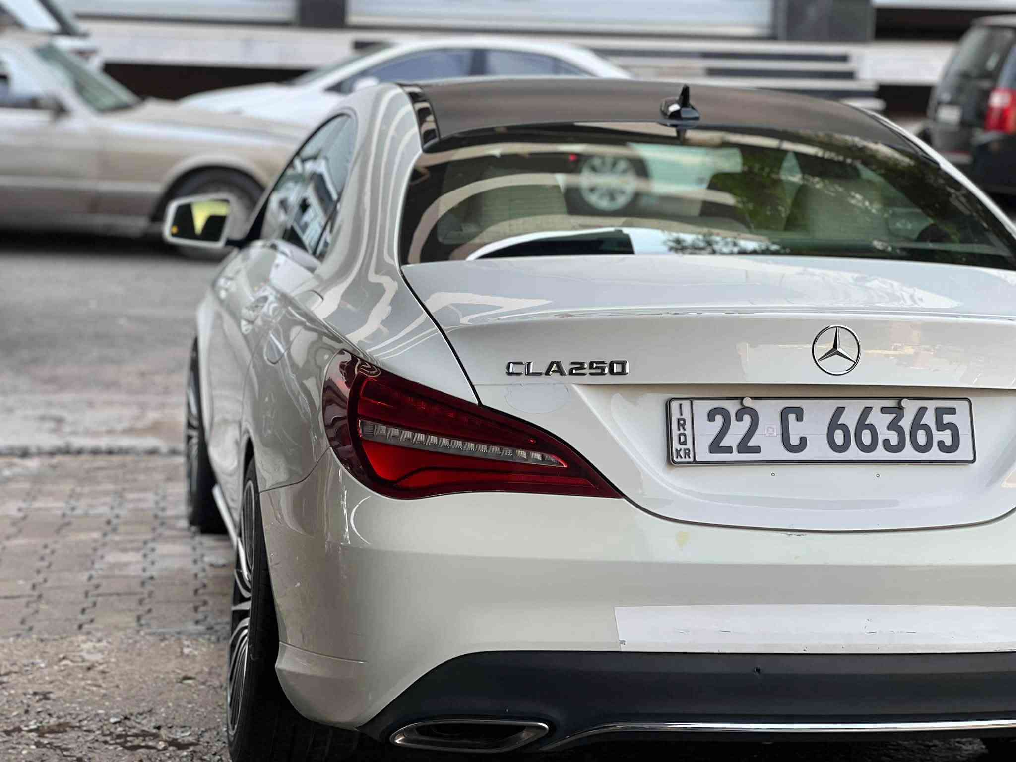 السلام عليكم
مارسيدس CLA250

فول موصفات 

موديل 2018 

بيه بابين مبدلات 

السعر 15000$

مكان سياره بغداد الحارثيه 

***********
